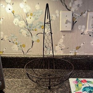 EUC Brown Metal Wire Fruit Basket